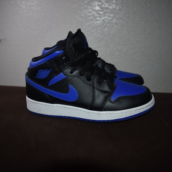 Nike Air Jordan 1 Size 5 Kids shoes in like new condition Clean Pet Smoke-free h - Picture 4 of 8
